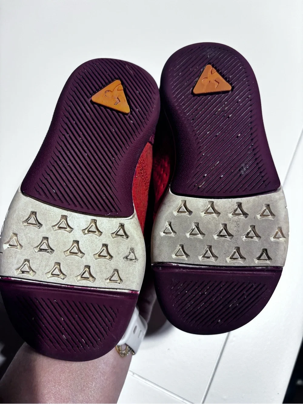 PLAE burgundy red